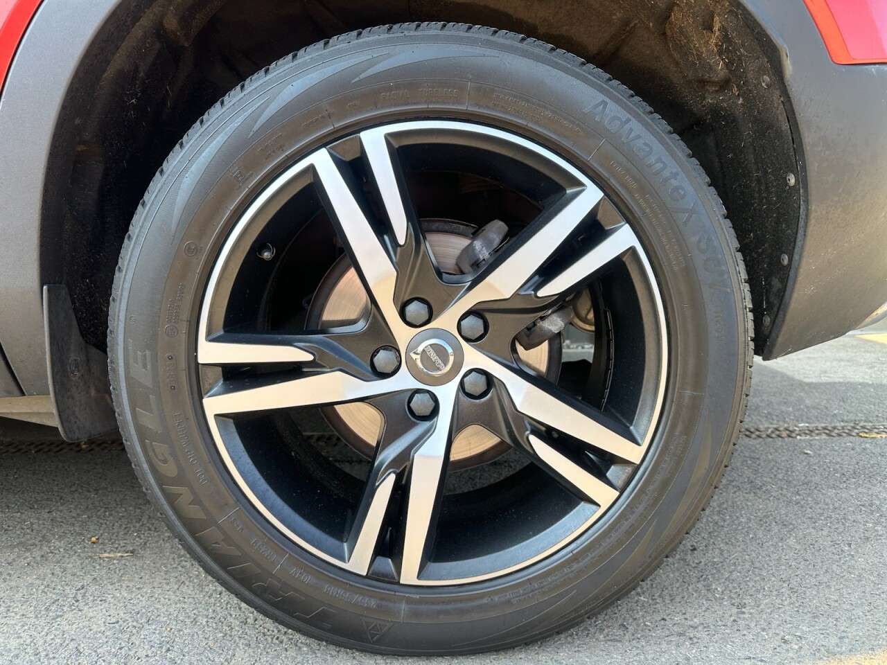 2019 VOLVO XC40 2019 VOLVO XC40