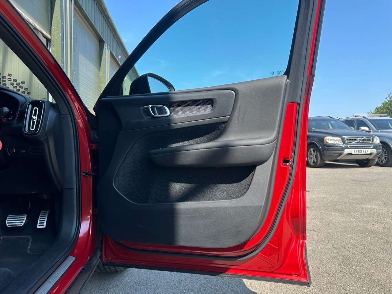 2019 VOLVO XC40 2019 VOLVO XC40