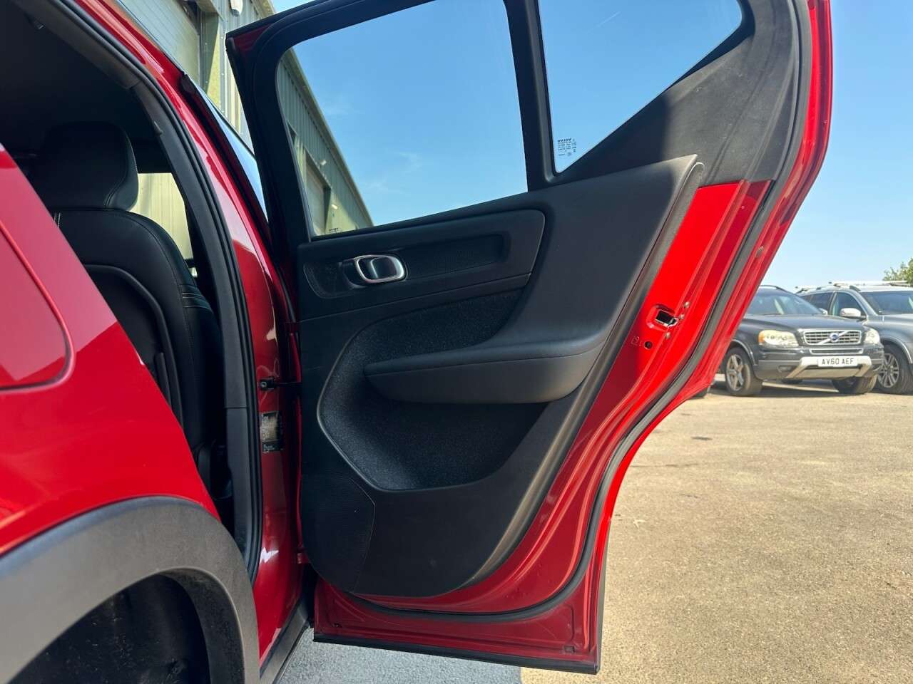 2019 VOLVO XC40 2019 VOLVO XC40
