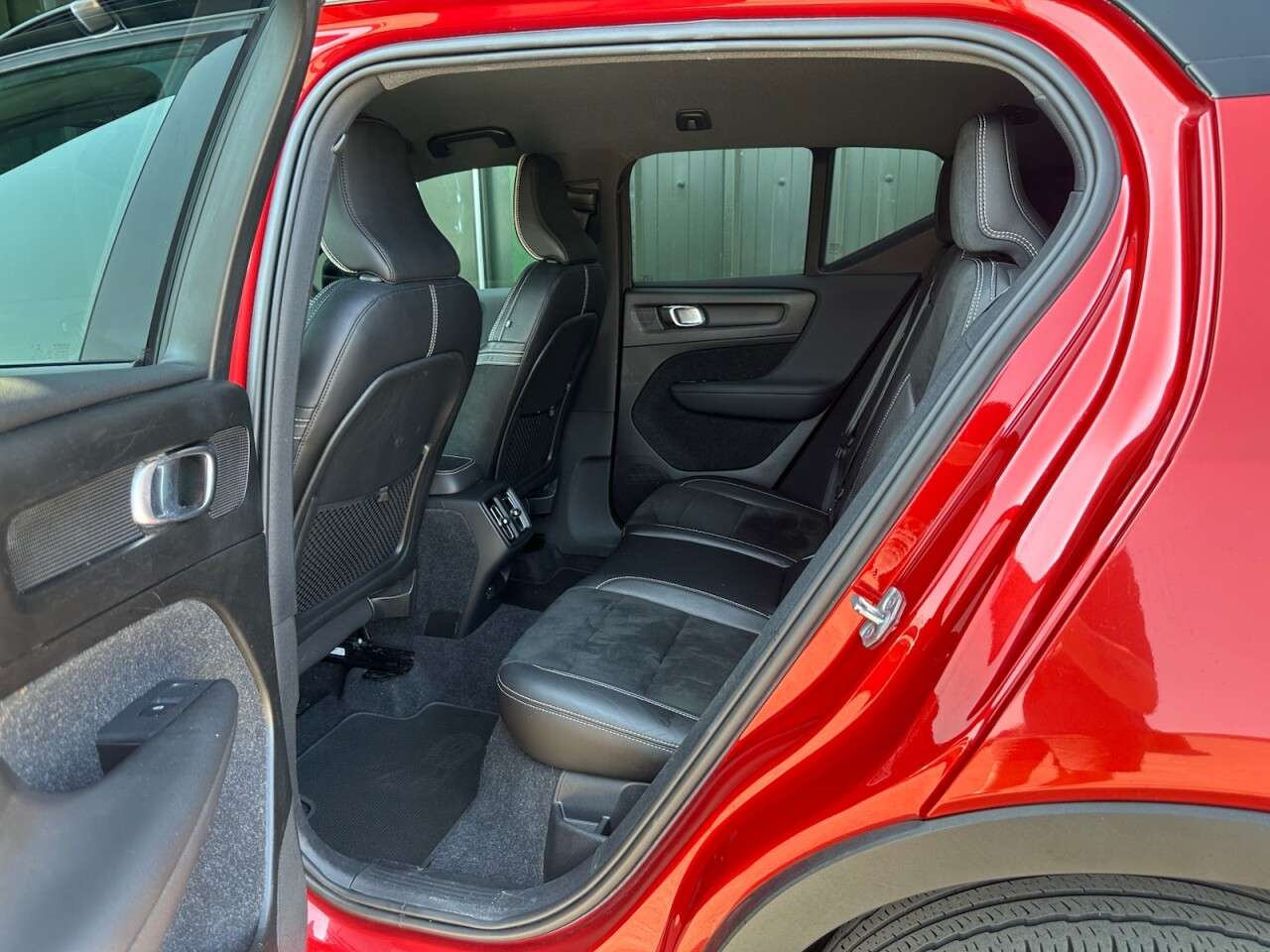 2019 VOLVO XC40 2019 VOLVO XC40