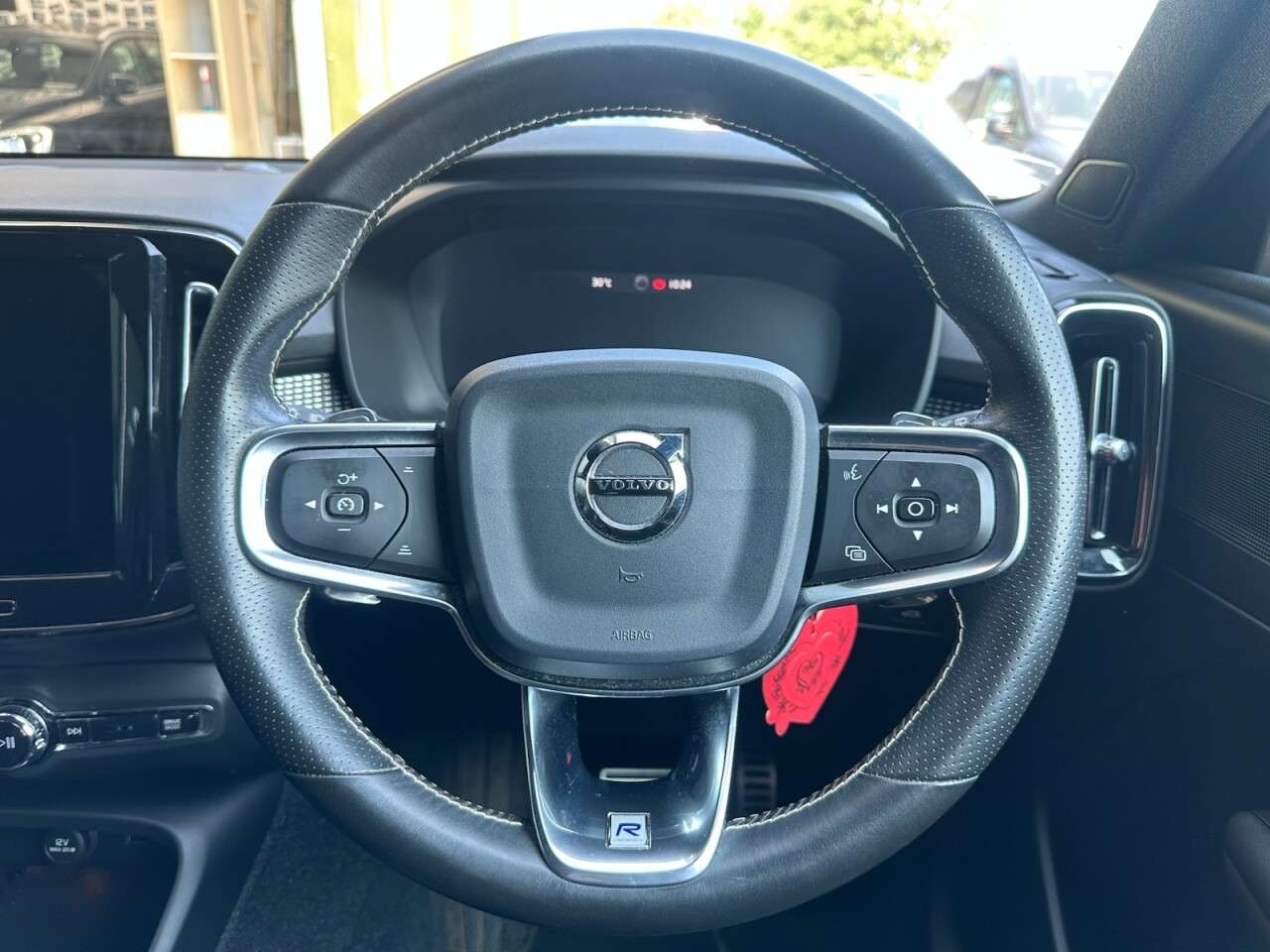 2019 VOLVO XC40 2019 VOLVO XC40