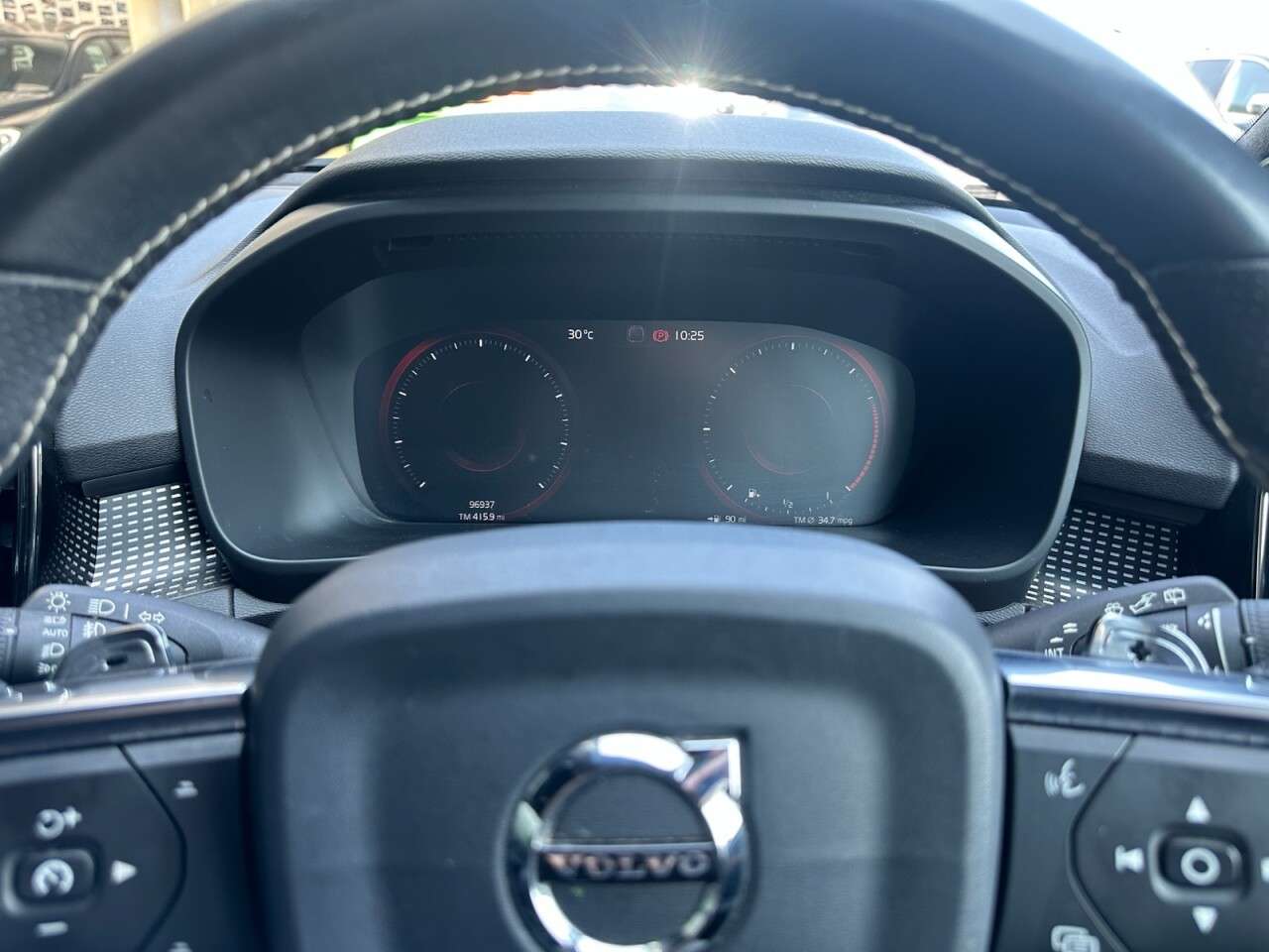 2019 VOLVO XC40 2019 VOLVO XC40
