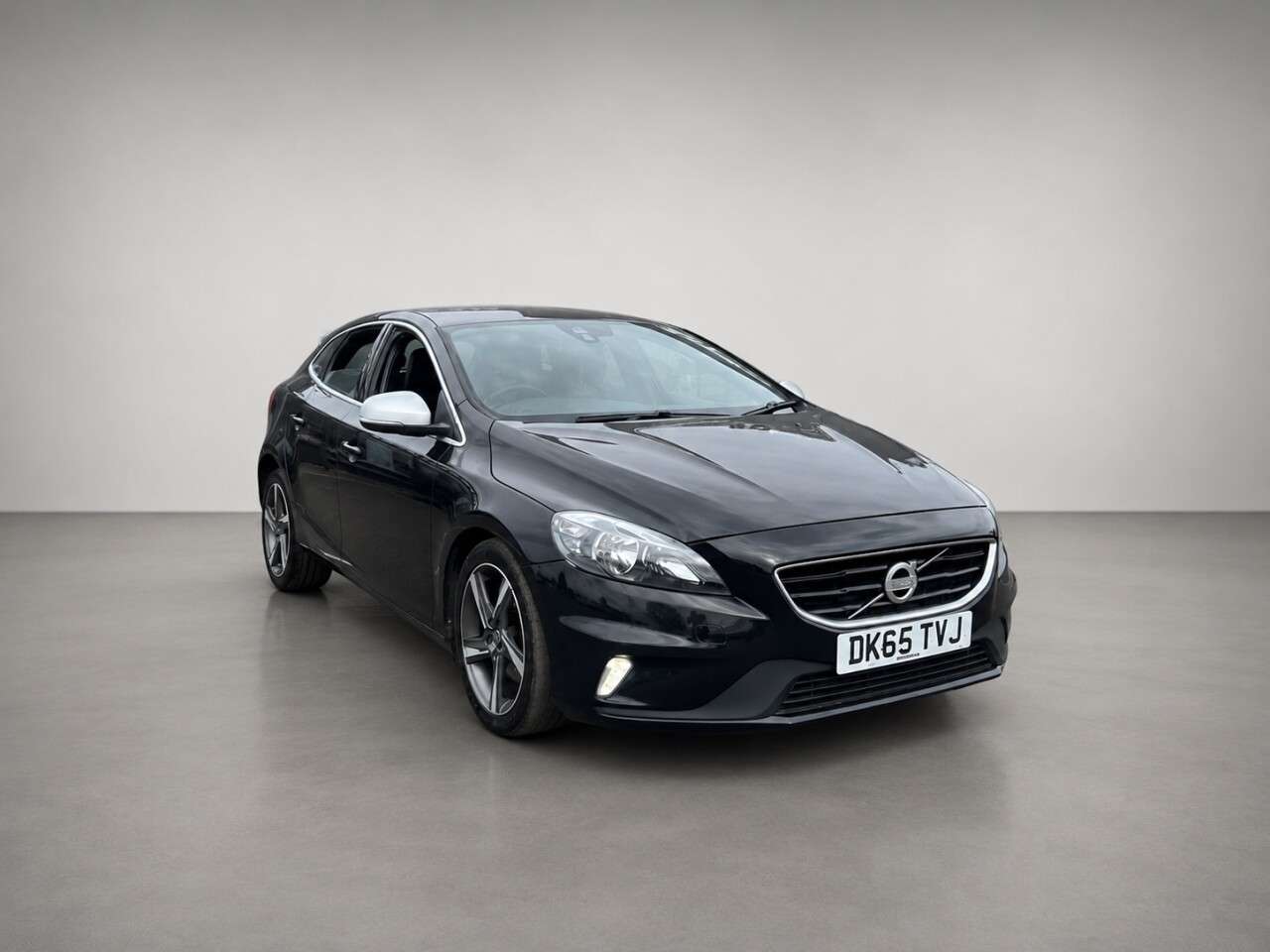 A 2015 VOLVO V40 2.0 D2 R-Design Hatchback 5dr Diesel Manual Euro 6 (s/s) (120 ps) Climate C A 2015 VOLVO V40 2.0 D2 R-Design Hatchback 5dr Diesel Manual Euro 6 (s/s) (120 ps) Climate C