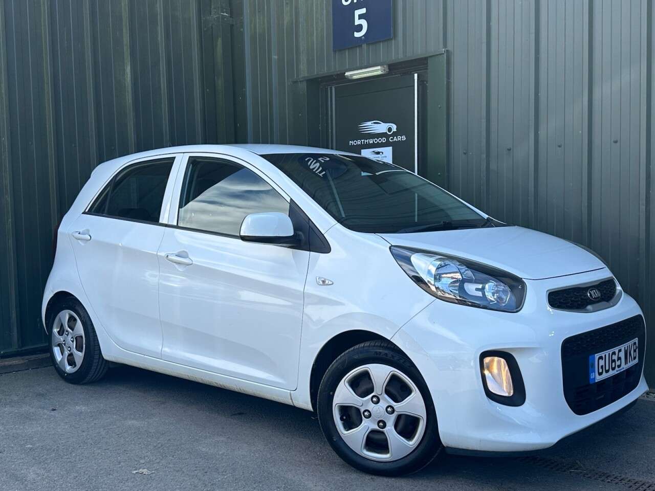 A 2015 KIA PICANTO 1.0 1 Hatchback 5dr Petrol Manual Euro 6 (65 bhp) Air Con - ULEZ Free - Fab A 2015 KIA PICANTO 1.0 1 Hatchback 5dr Petrol Manual Euro 6 (65 bhp) Air Con - ULEZ Free - Fab