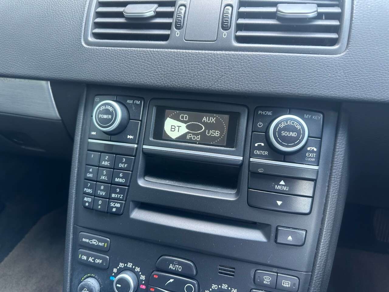 2014 VOLVO XC90 2014 VOLVO XC90