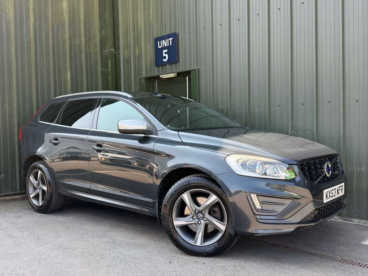 A 2014 VOLVO XC60 2.4 D5 R-Design Lux Nav SUV 5dr Diesel Geartronic AWD Euro 5 (215 ps) Nav - A 2014 VOLVO XC60 2.4 D5 R-Design Lux Nav SUV 5dr Diesel Geartronic AWD Euro 5 (215 ps) Nav -