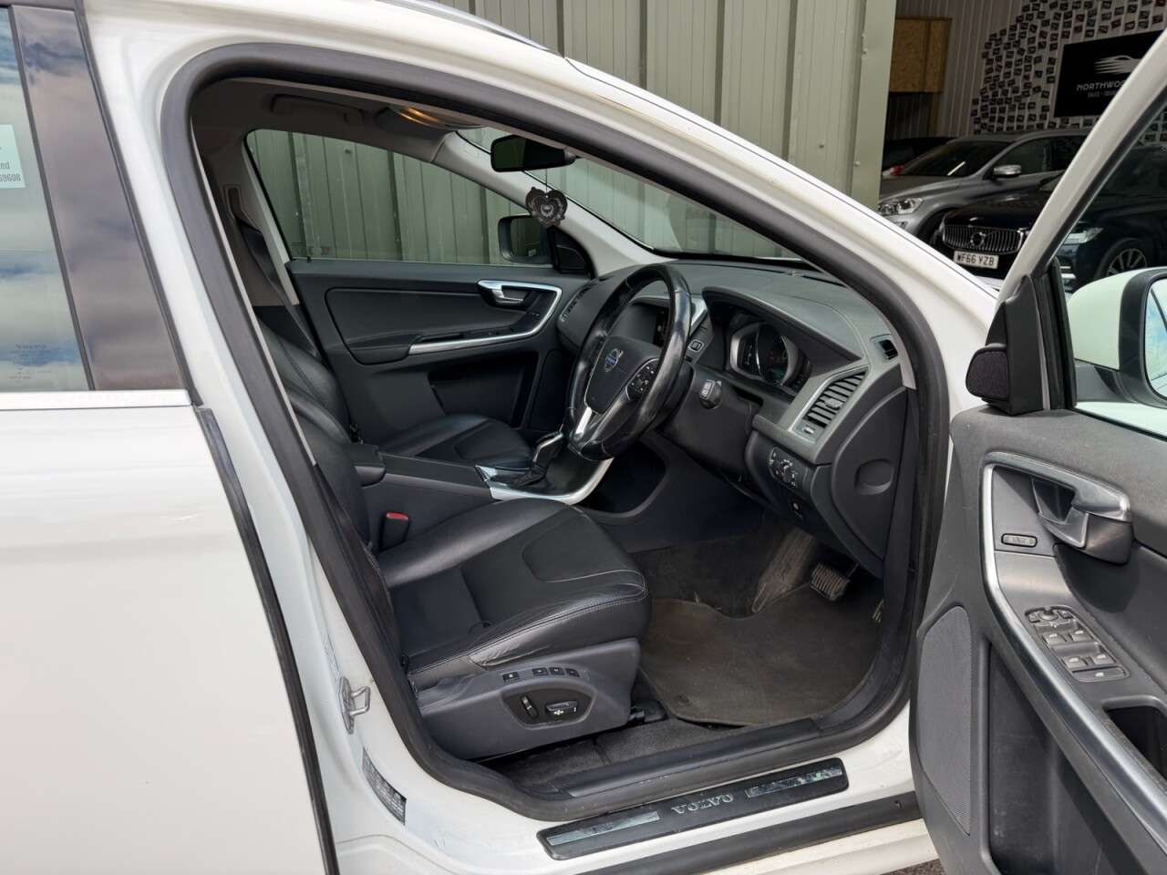 2014 VOLVO XC60 2014 VOLVO XC60