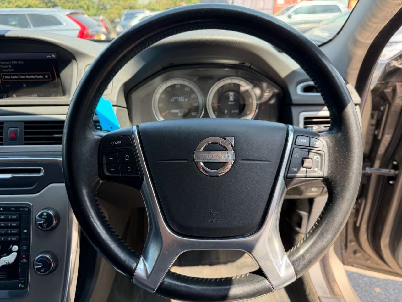 2012 VOLVO V70 2012 VOLVO V70