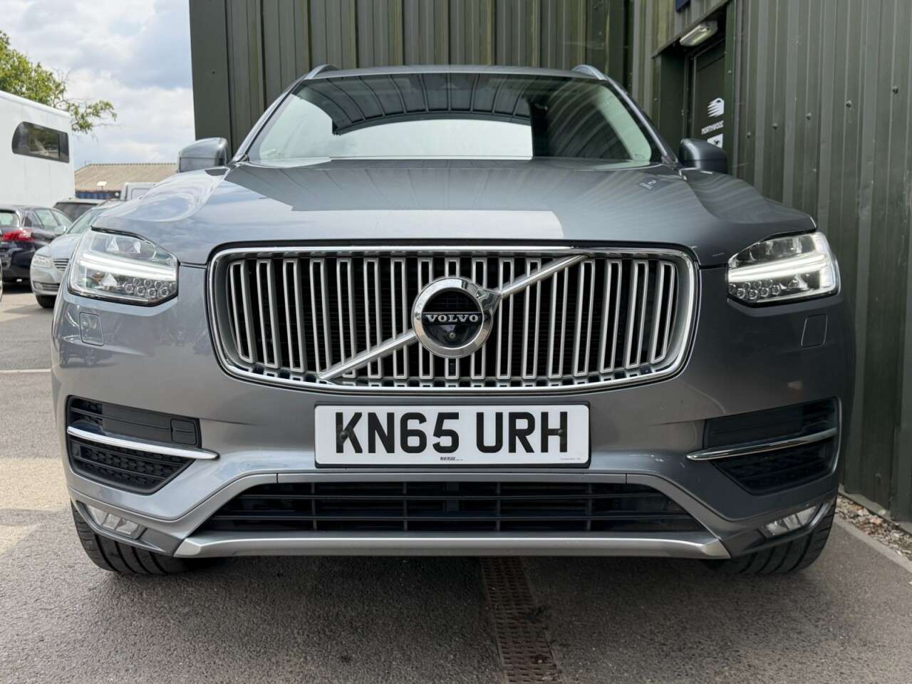 A 2015 VOLVO XC90 2.0 D5 Inscription SUV 5dr Diesel Geartronic 4WD Euro 6 (s/s) (225 ps) Heat A 2015 VOLVO XC90 2.0 D5 Inscription SUV 5dr Diesel Geartronic 4WD Euro 6 (s/s) (225 ps) Heat