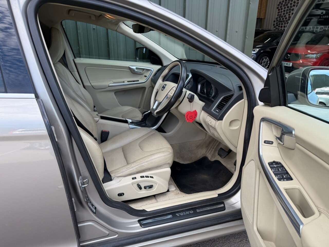 2015 VOLVO XC60 2015 VOLVO XC60