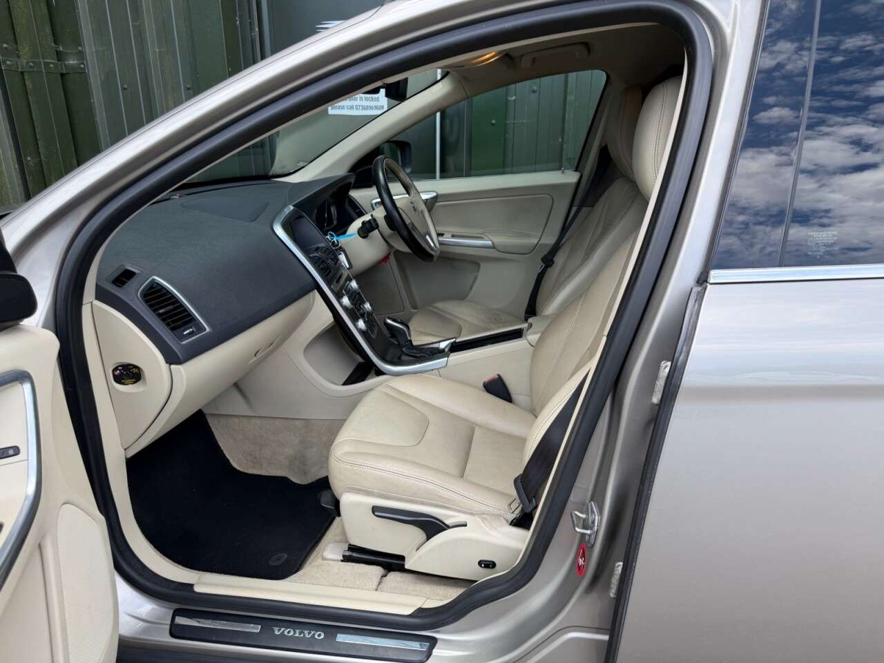 2015 VOLVO XC60 2015 VOLVO XC60