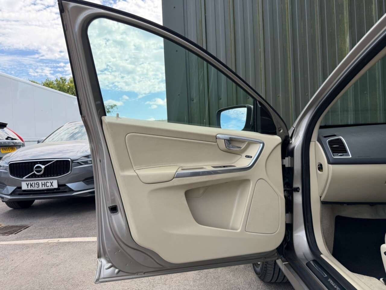 2015 VOLVO XC60 2015 VOLVO XC60