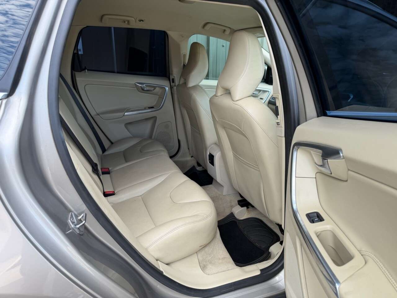 2015 VOLVO XC60 2015 VOLVO XC60