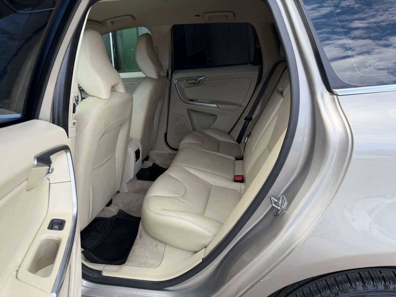 2015 VOLVO XC60 2015 VOLVO XC60