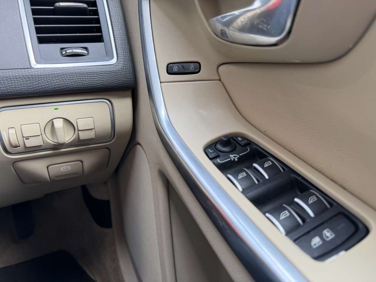 2015 VOLVO XC60 2015 VOLVO XC60