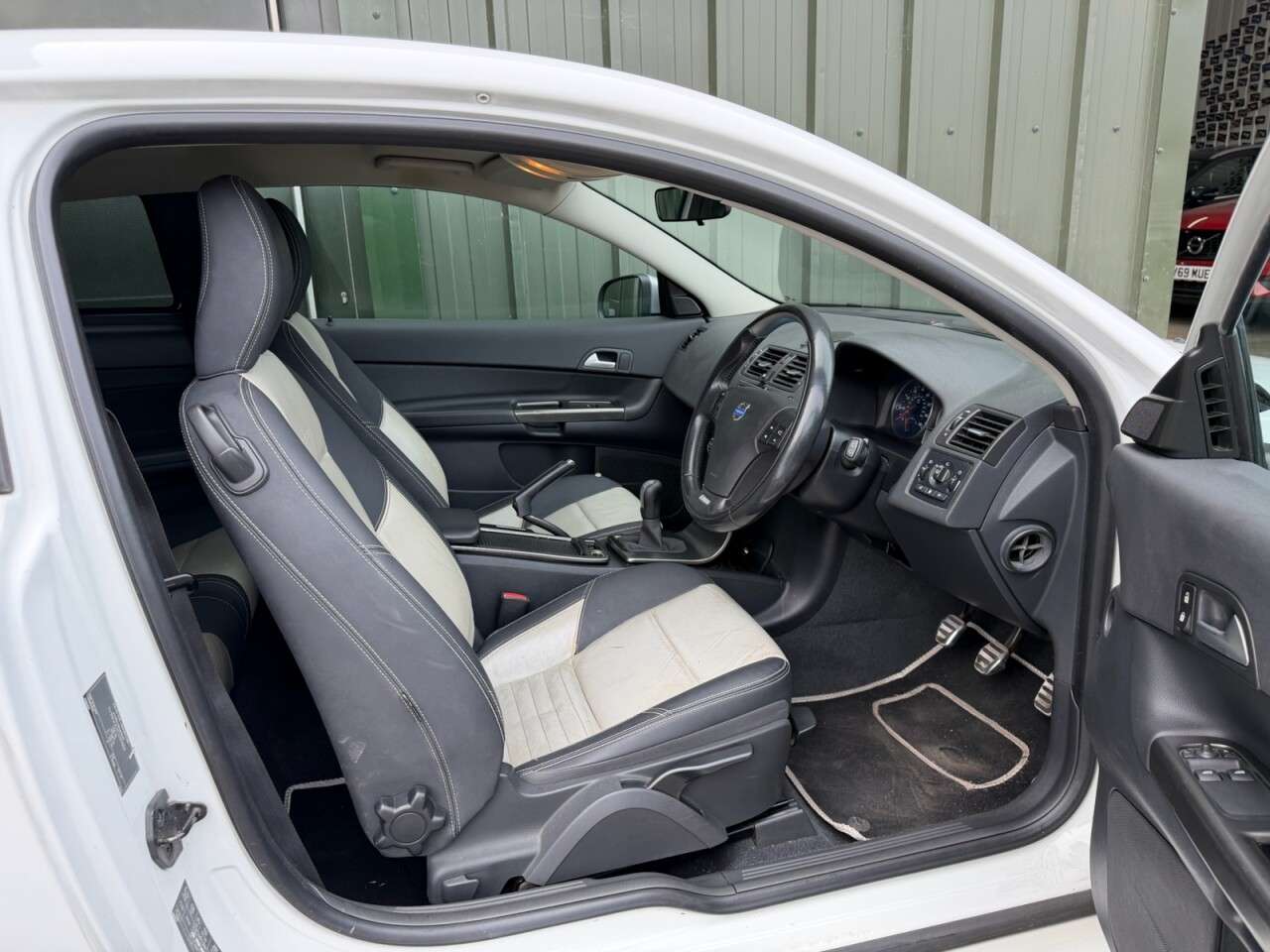 2012 VOLVO C30 2012 VOLVO C30