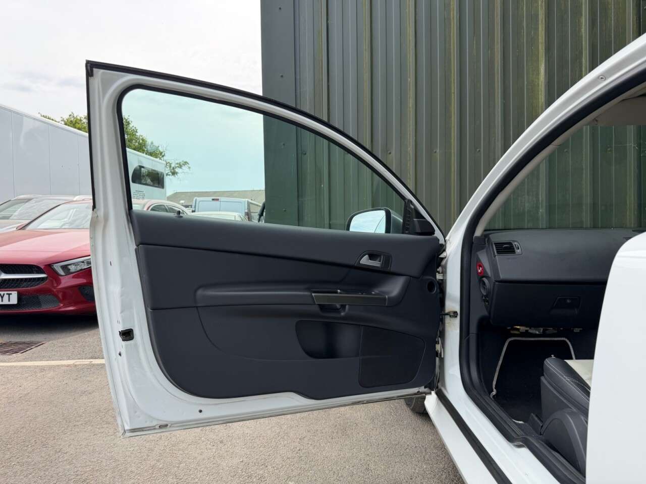 2012 VOLVO C30 2012 VOLVO C30