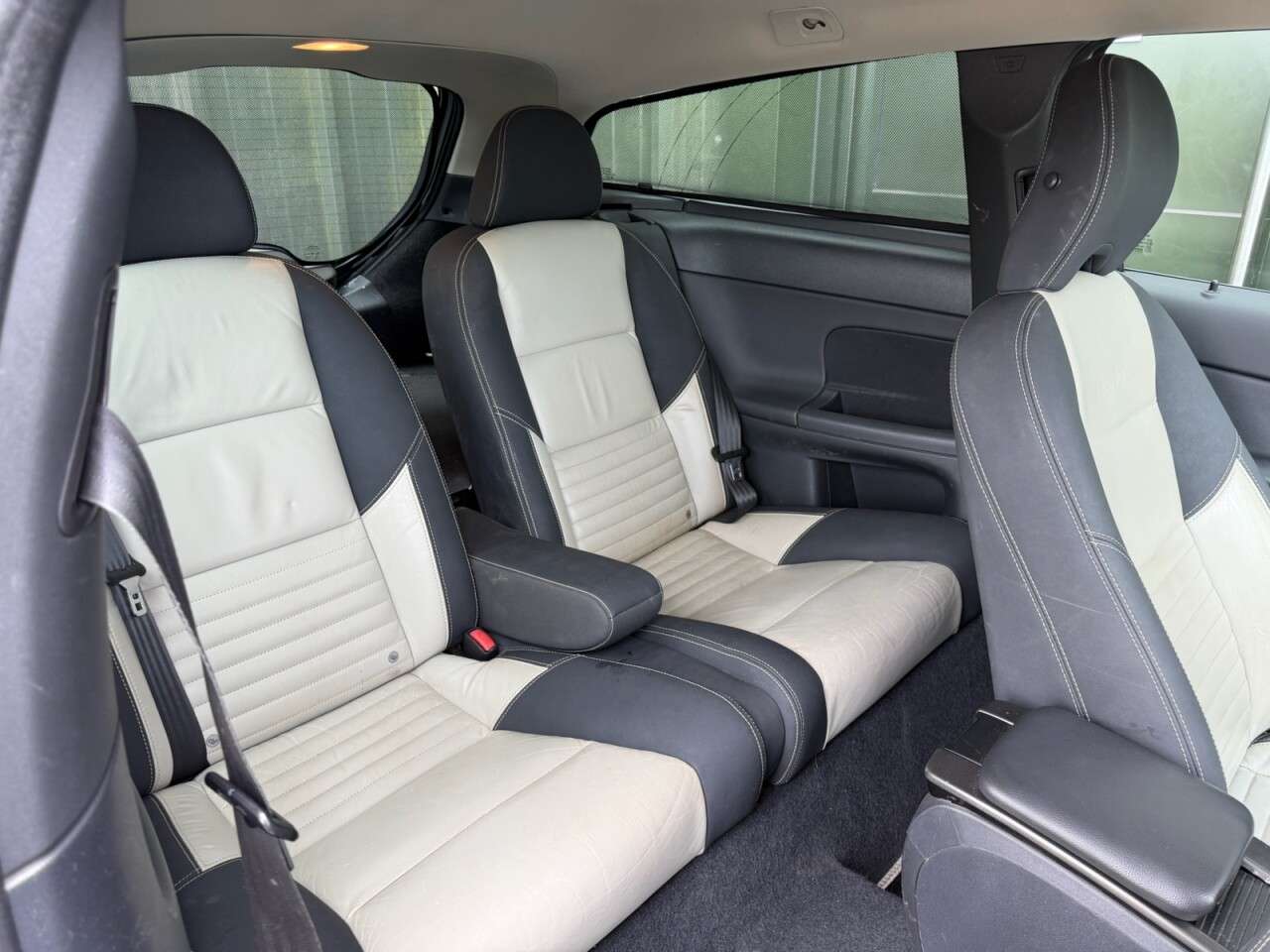 2012 VOLVO C30 2012 VOLVO C30