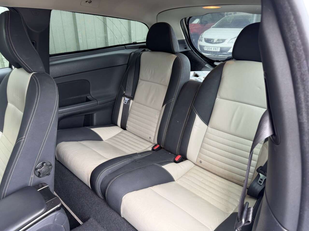 2012 VOLVO C30 2012 VOLVO C30