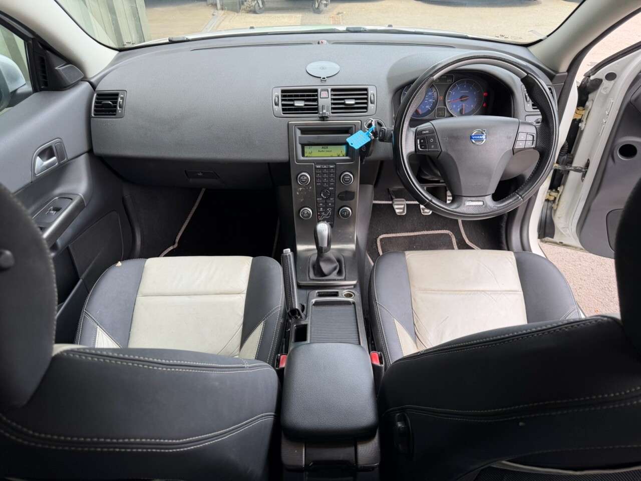 2012 VOLVO C30 2012 VOLVO C30