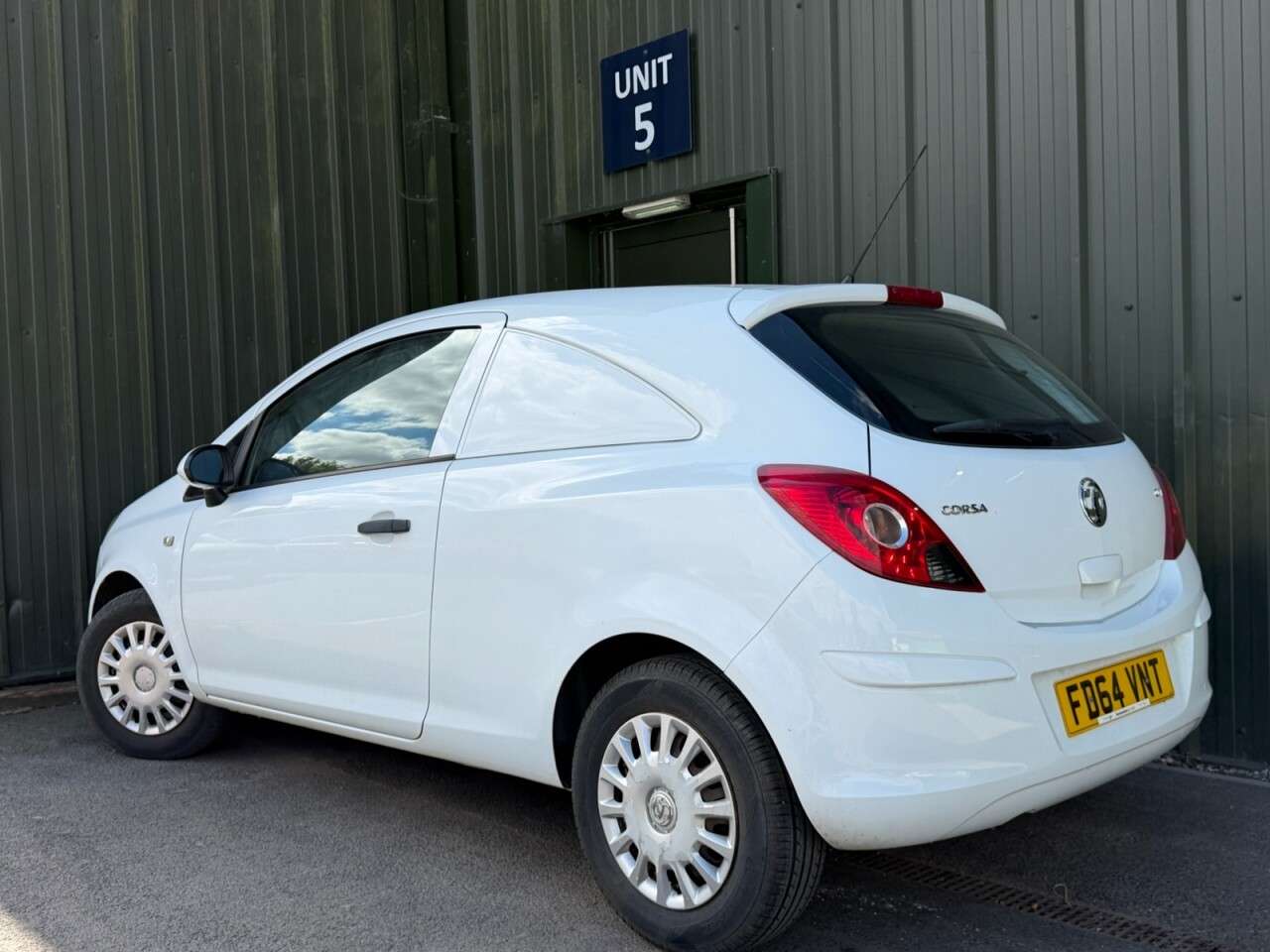 A 2014 VAUXHALL CORSA VAN 1.3 CDTi ecoFLEX 16v Car Derived Van 3dr Diesel Manual FWD L1 H1 (119 g/km, A 2014 VAUXHALL CORSA VAN 1.3 CDTi ecoFLEX 16v Car Derived Van 3dr Diesel Manual FWD L1 H1 (119 g/km,