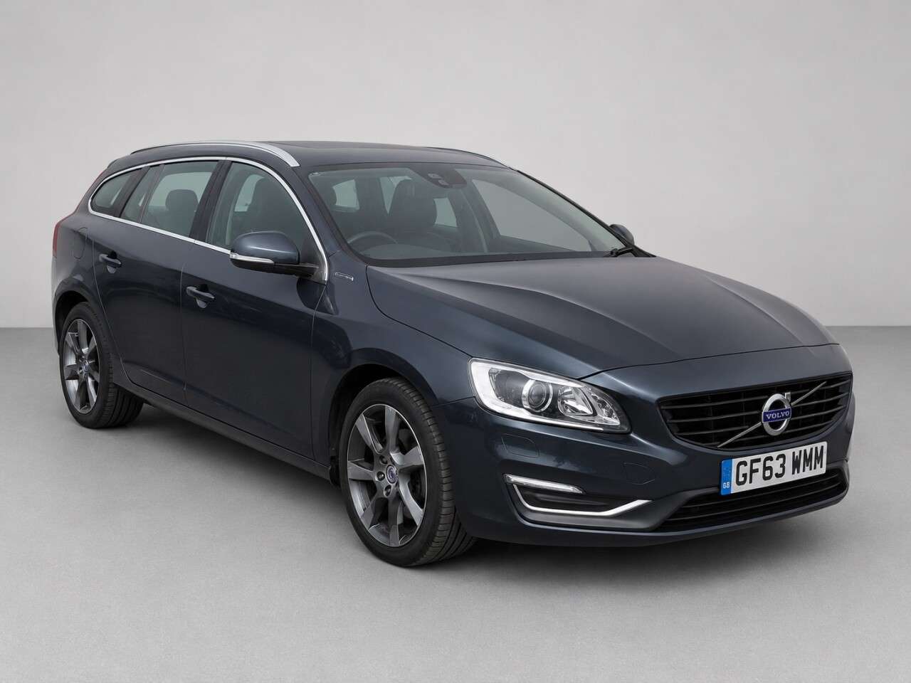 A 2014 VOLVO V60 2.4 D6 Estate 5dr Diesel Plug-in Hybrid Geartronic AWD Euro 5 (s/s) (285 ps A 2014 VOLVO V60 2.4 D6 Estate 5dr Diesel Plug-in Hybrid Geartronic AWD Euro 5 (s/s) (285 ps