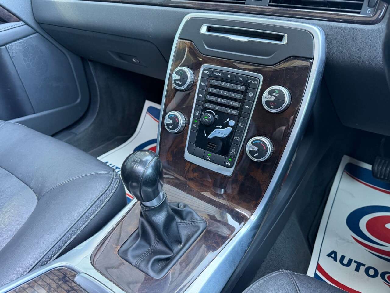 2015 VOLVO XC70 2015 VOLVO XC70