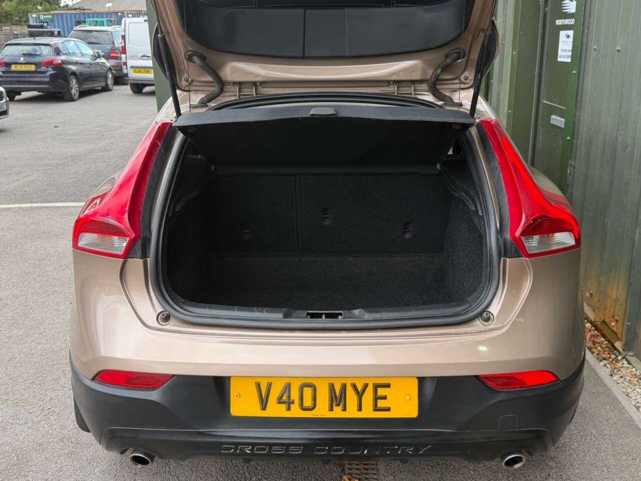 2013 VOLVO V40 CROSS COUNTRY 2013 VOLVO V40 CROSS COUNTRY