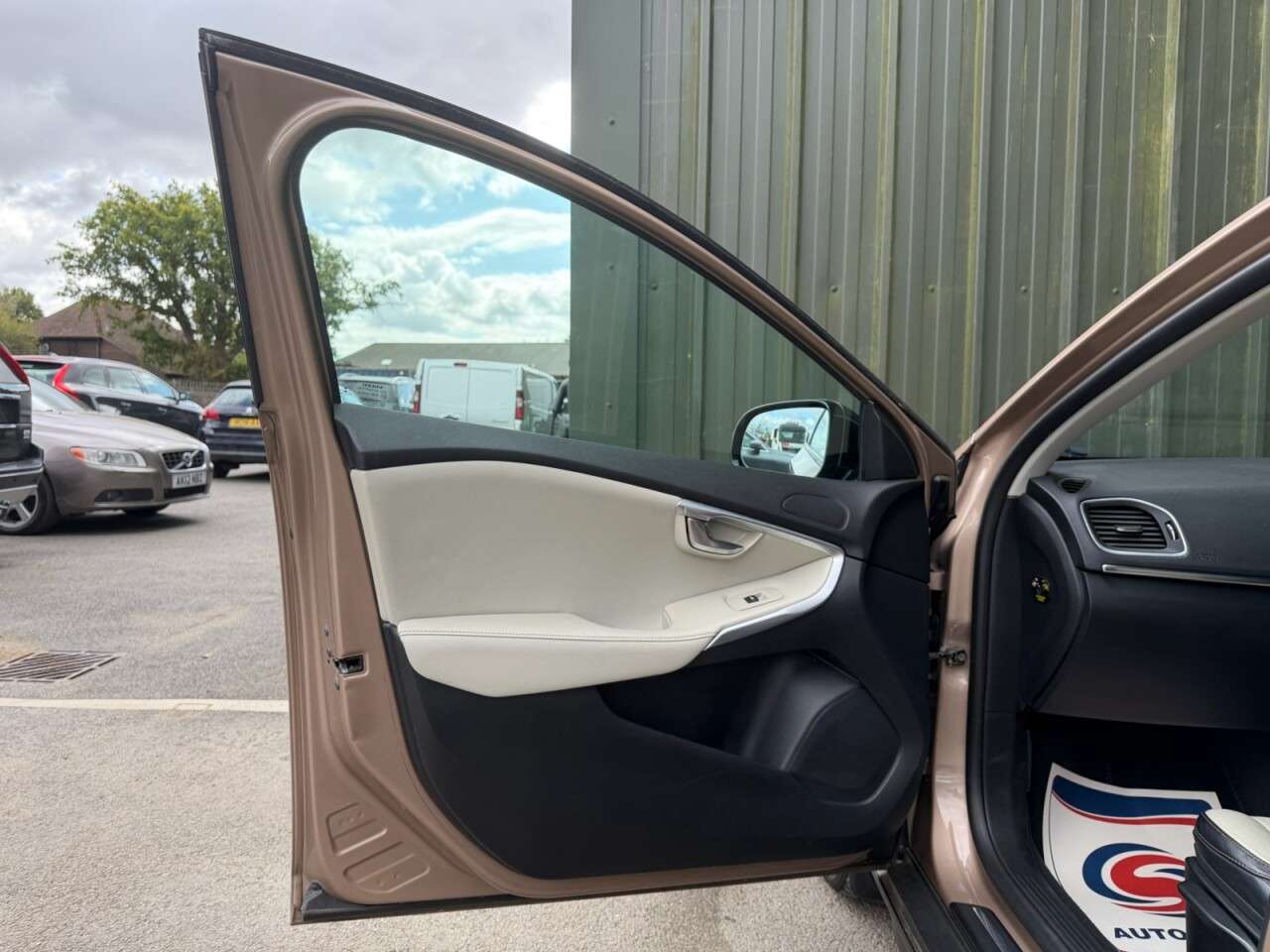 2013 VOLVO V40 CROSS COUNTRY 2013 VOLVO V40 CROSS COUNTRY