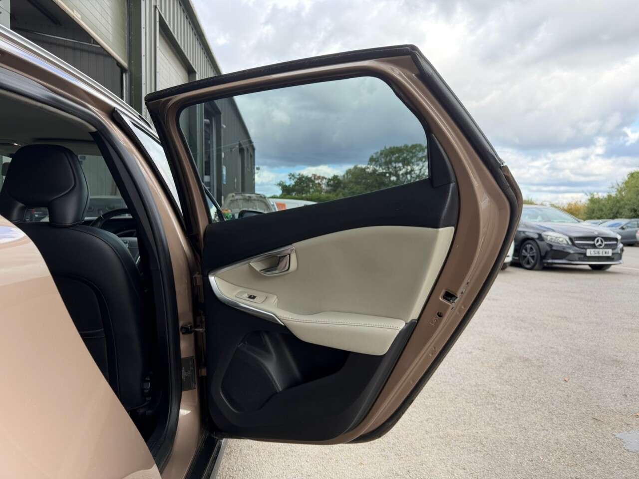 2013 VOLVO V40 CROSS COUNTRY 2013 VOLVO V40 CROSS COUNTRY