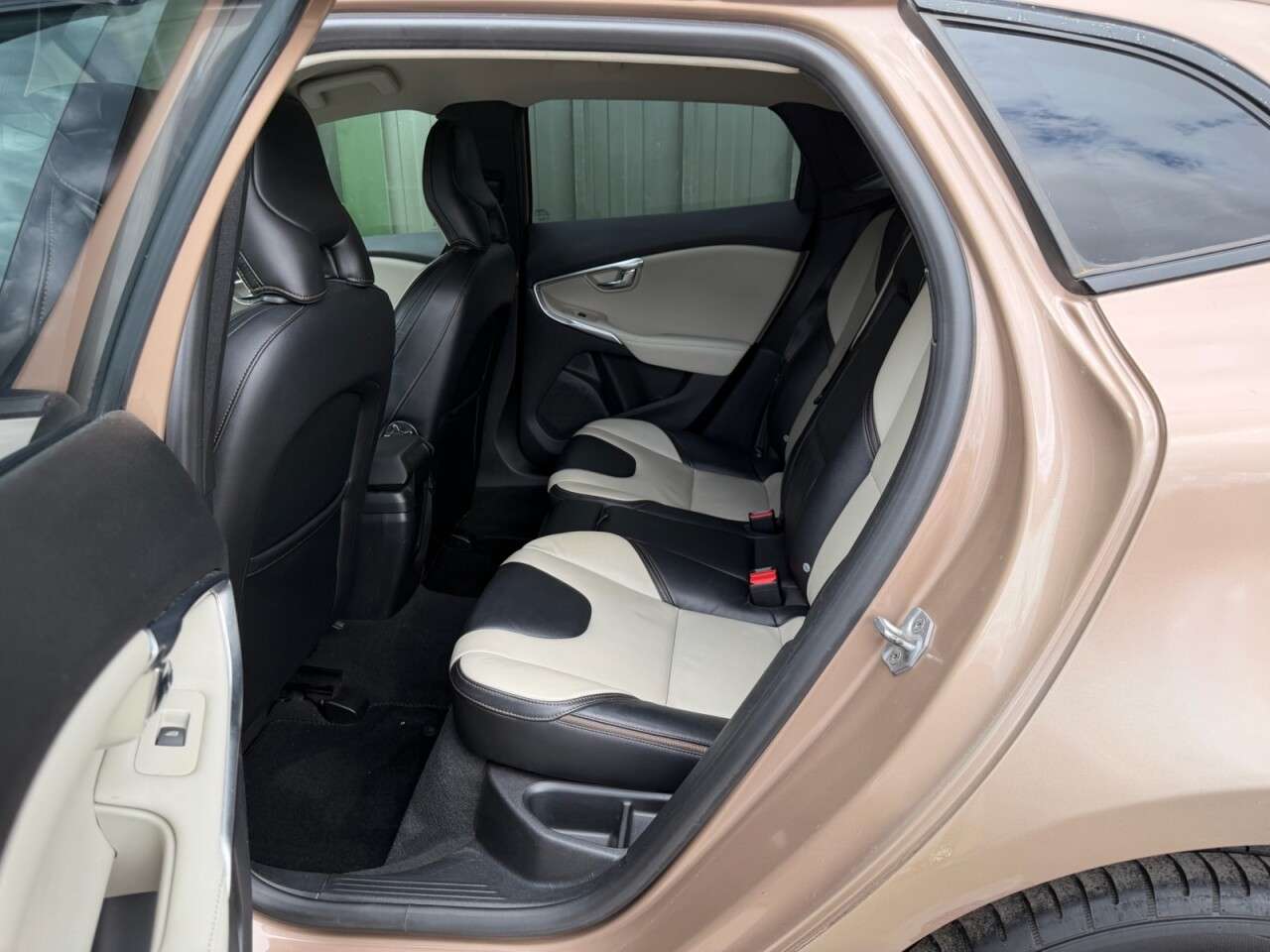 2013 VOLVO V40 CROSS COUNTRY 2013 VOLVO V40 CROSS COUNTRY