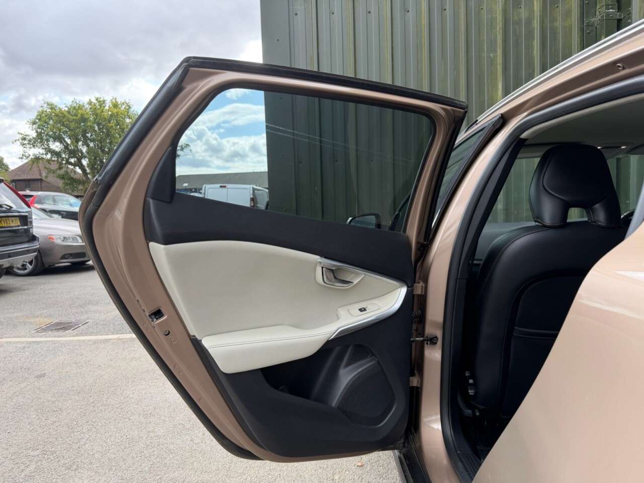 2013 VOLVO V40 CROSS COUNTRY 2013 VOLVO V40 CROSS COUNTRY