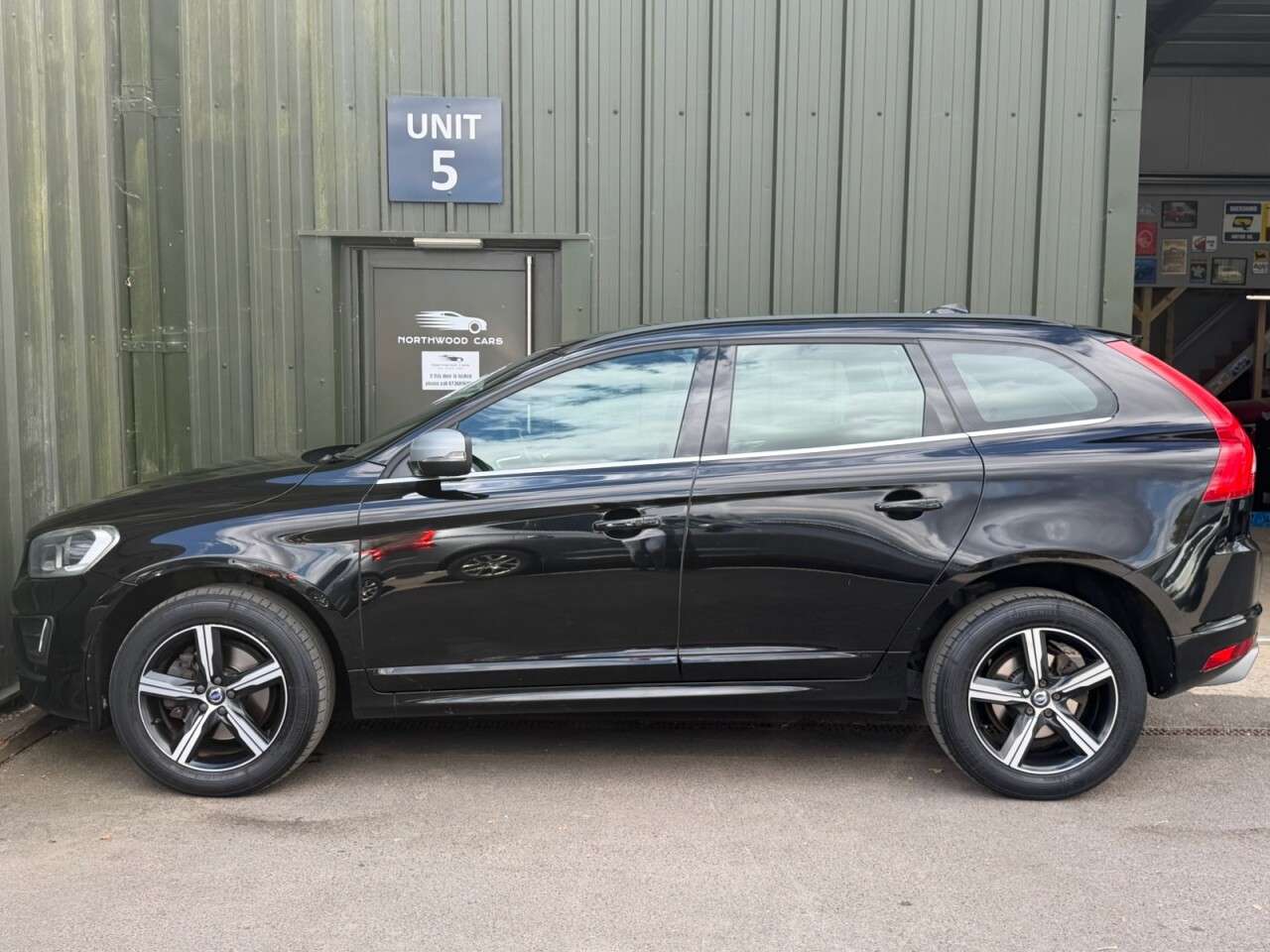 2017 VOLVO XC60 2017 VOLVO XC60