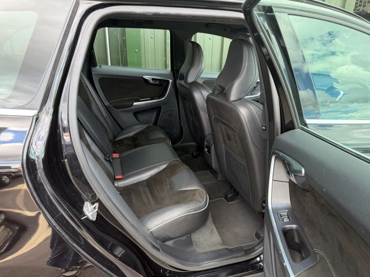 2017 VOLVO XC60 2017 VOLVO XC60