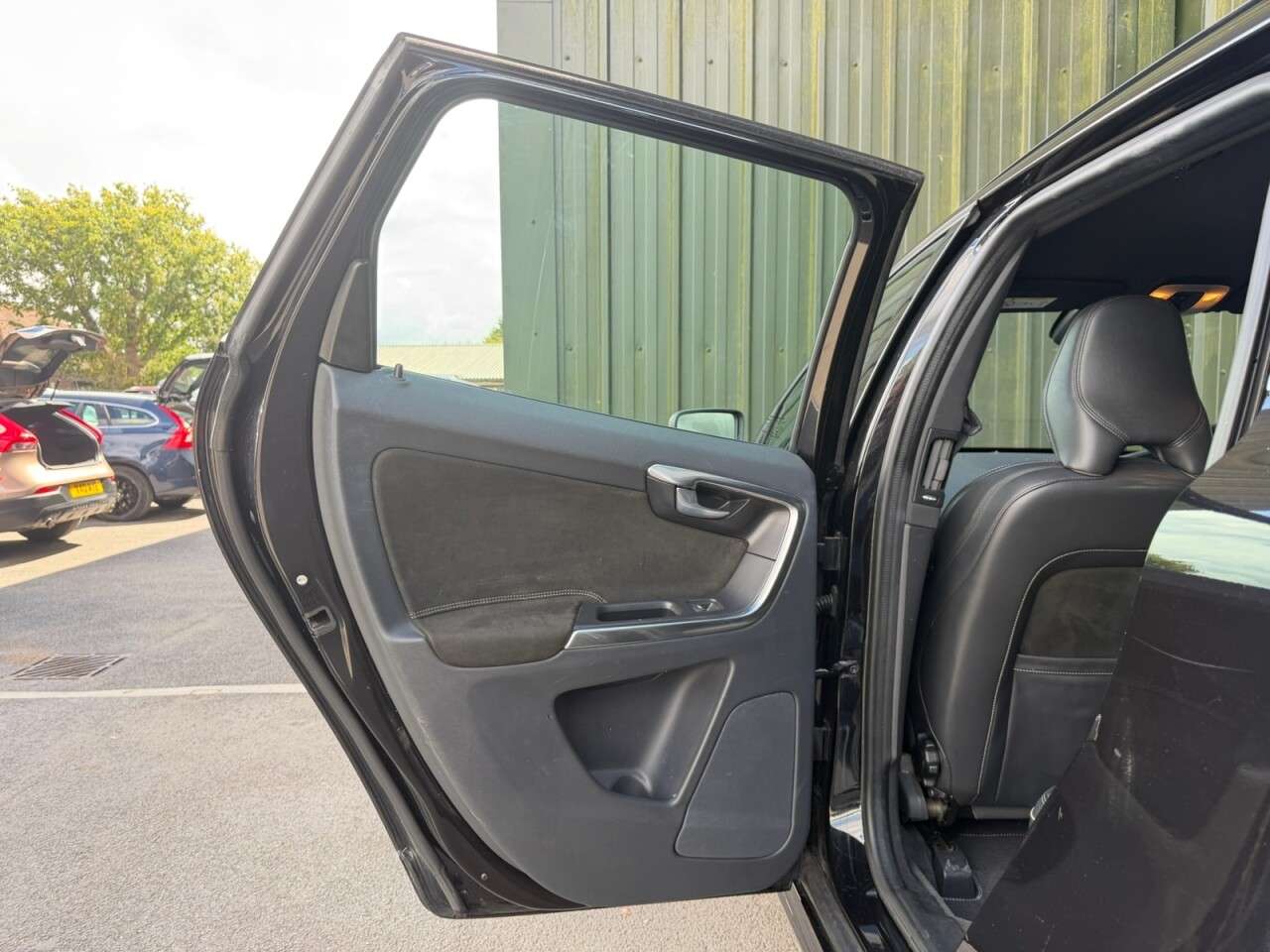 2017 VOLVO XC60 2017 VOLVO XC60