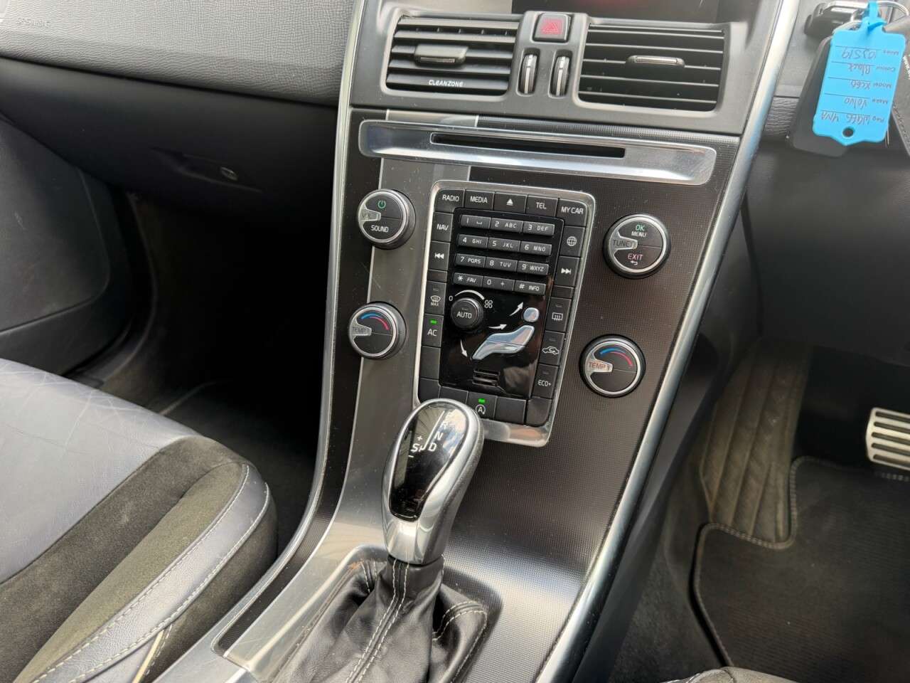2017 VOLVO XC60 2017 VOLVO XC60