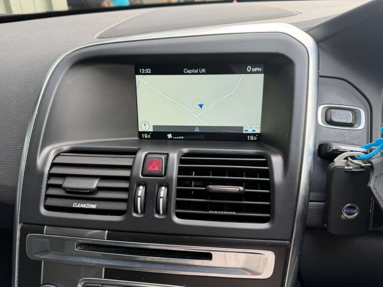 2017 VOLVO XC60 2017 VOLVO XC60