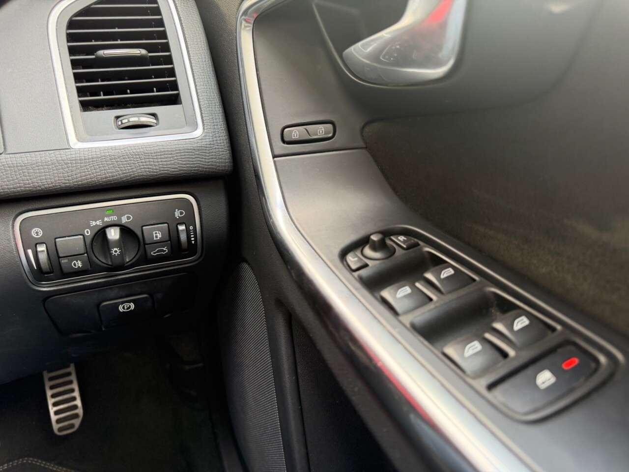 2017 VOLVO XC60 2017 VOLVO XC60