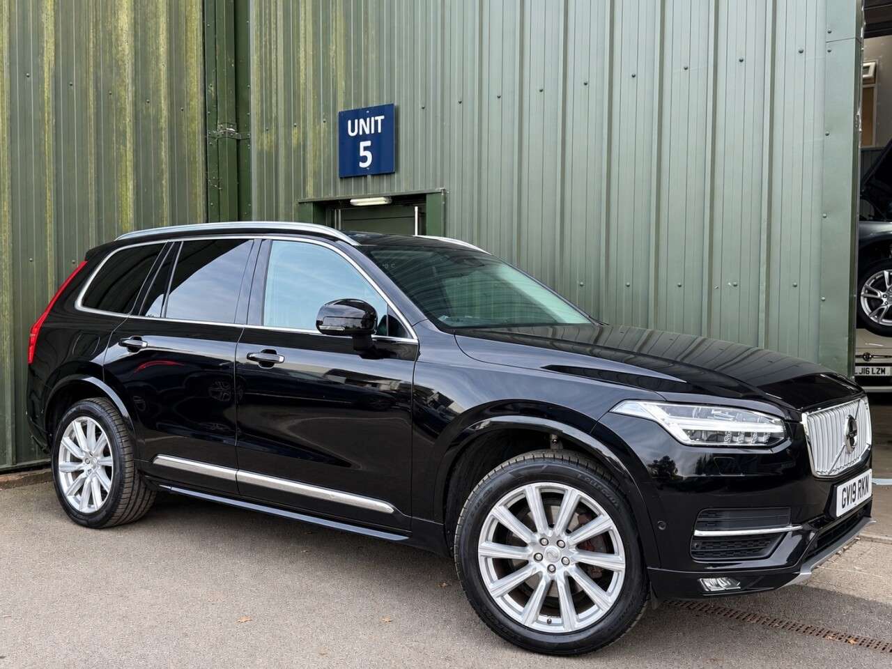 A 2018 VOLVO XC90 2.0 D5 PowerPulse Inscription SUV 5dr Diesel Auto 4WD Euro 6 (s/s) (235 ps) A 2018 VOLVO XC90 2.0 D5 PowerPulse Inscription SUV 5dr Diesel Auto 4WD Euro 6 (s/s) (235 ps)