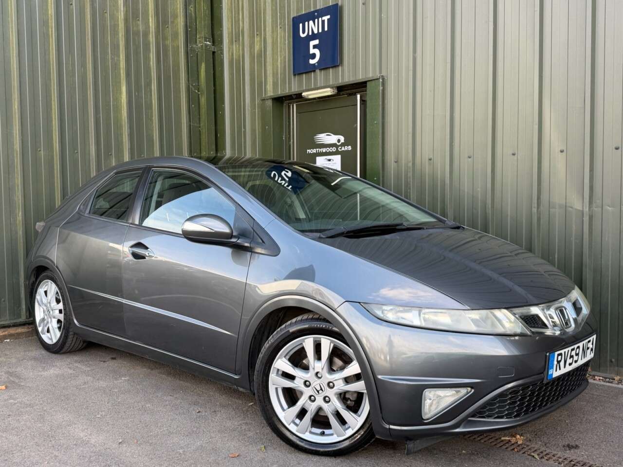 A 2009 HONDA CIVIC 1.8 i-VTEC ES Hatchback 5dr Petrol Manual (155 g/km, 138 bhp) Cruise Contro A 2009 HONDA CIVIC 1.8 i-VTEC ES Hatchback 5dr Petrol Manual (155 g/km, 138 bhp) Cruise Contro