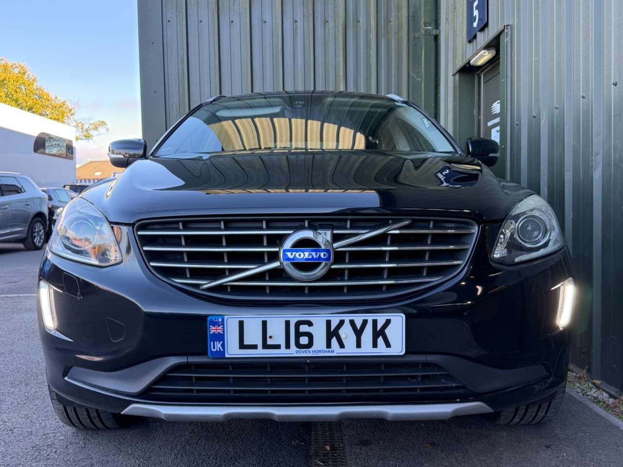 A 2016 VOLVO XC60 2.4 D5 SE Lux Nav SUV 5dr Diesel Auto AWD Euro 6 (s/s) (220 ps) Heated Seat A 2016 VOLVO XC60 2.4 D5 SE Lux Nav SUV 5dr Diesel Auto AWD Euro 6 (s/s) (220 ps) Heated Seat