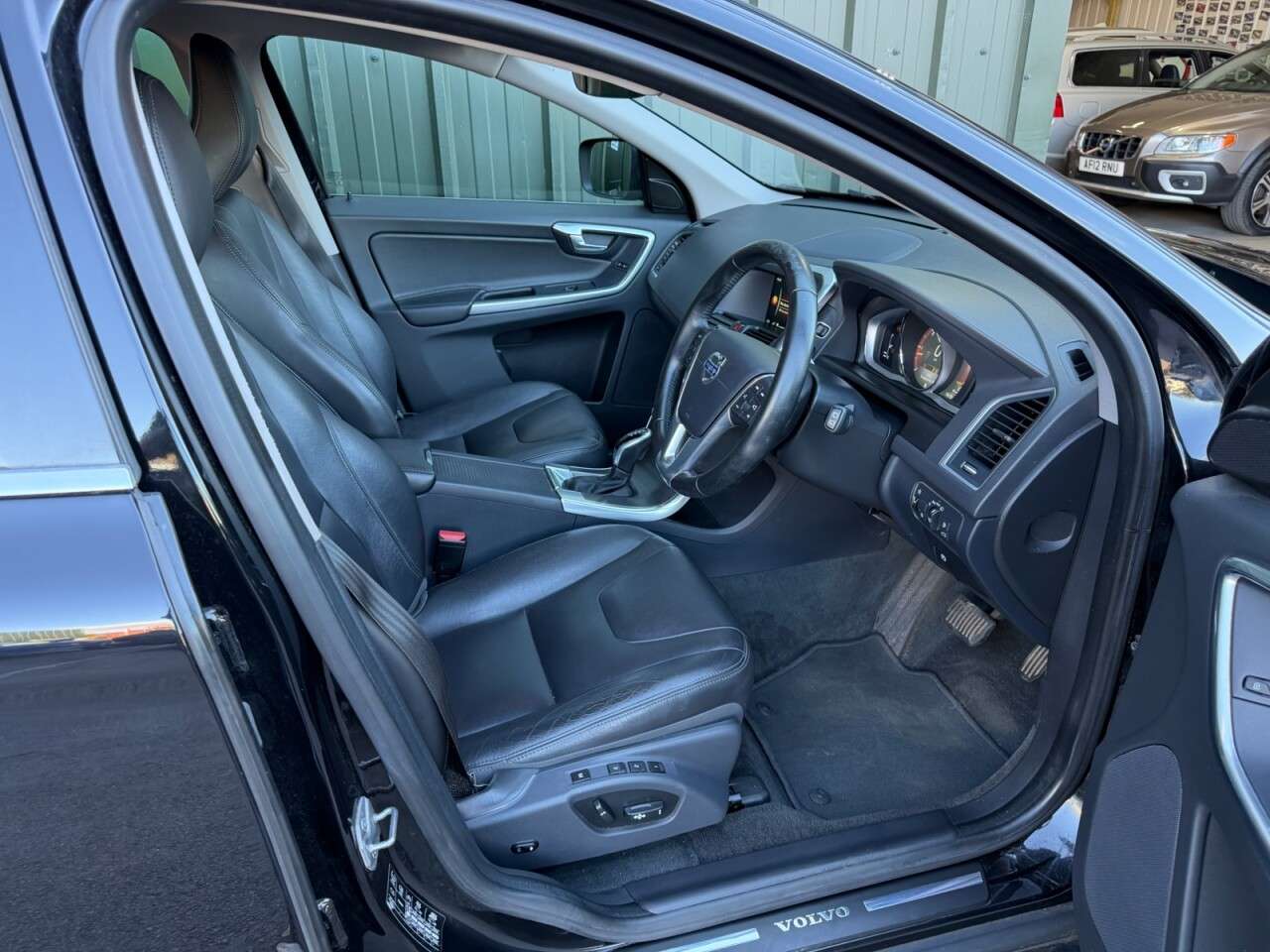 2016 VOLVO XC60 2016 VOLVO XC60