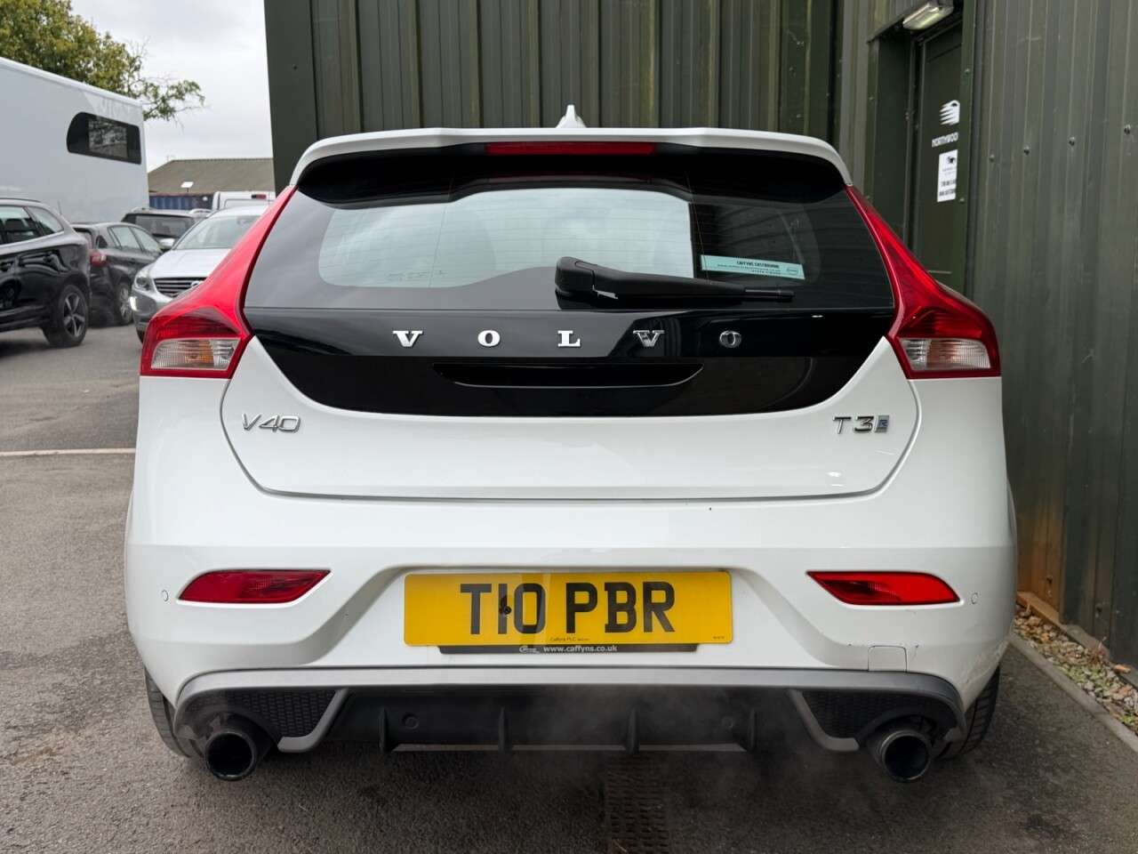 2016 VOLVO V40 2016 VOLVO V40