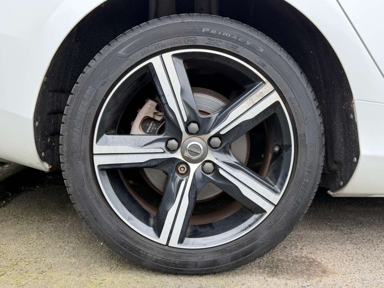 2016 VOLVO V40 2016 VOLVO V40