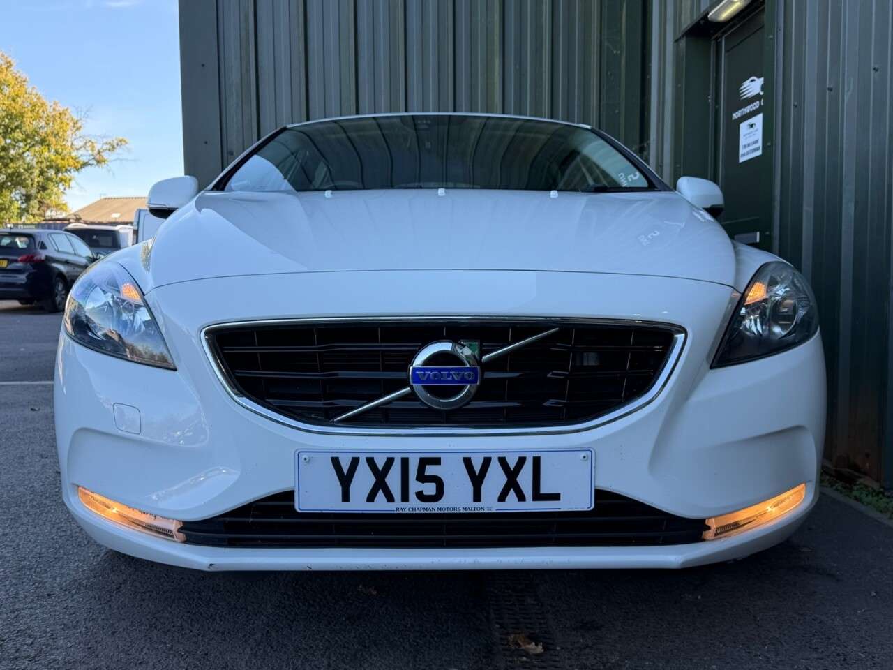 A 2015 VOLVO V40 1.6 T2 SE Hatchback 5dr Petrol Manual Euro 5 (s/s) (120 ps) Low Mileage - B A 2015 VOLVO V40 1.6 T2 SE Hatchback 5dr Petrol Manual Euro 5 (s/s) (120 ps) Low Mileage - B