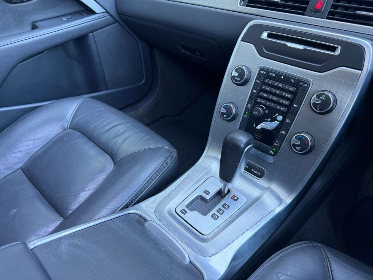 2012 VOLVO XC70 2012 VOLVO XC70