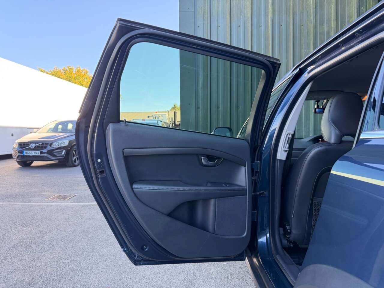 2015 VOLVO XC70 2015 VOLVO XC70