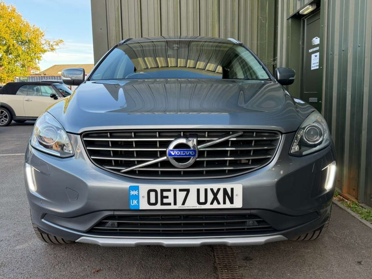 A 2017 VOLVO XC60 2.0 D4 SE Lux Nav SUV 5dr Diesel Manual Euro 6 (s/s) (190 ps) Heated Steeri A 2017 VOLVO XC60 2.0 D4 SE Lux Nav SUV 5dr Diesel Manual Euro 6 (s/s) (190 ps) Heated Steeri