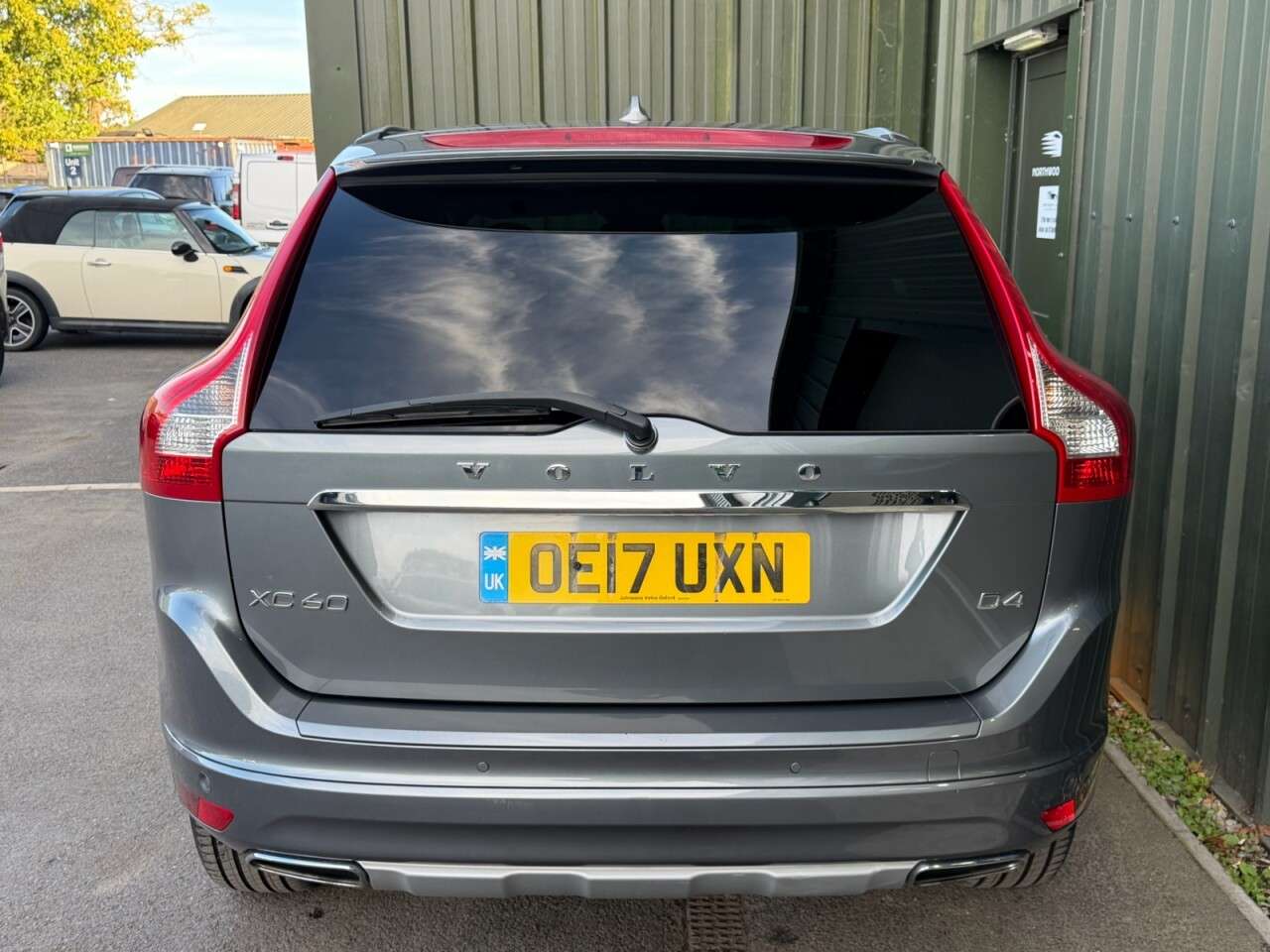 2017 VOLVO XC60 2017 VOLVO XC60