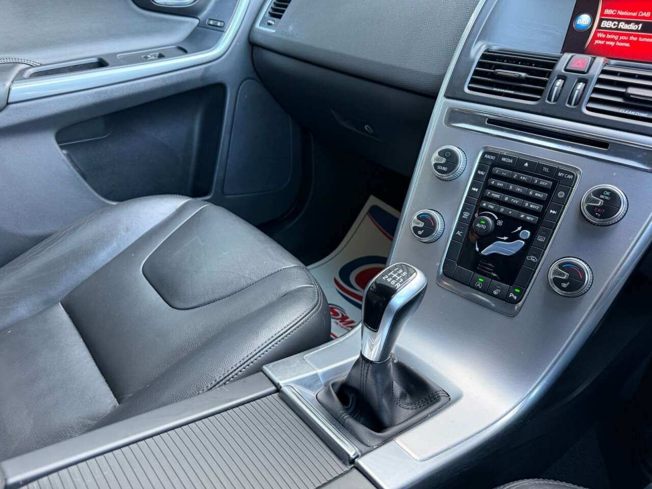 2017 VOLVO XC60 2017 VOLVO XC60